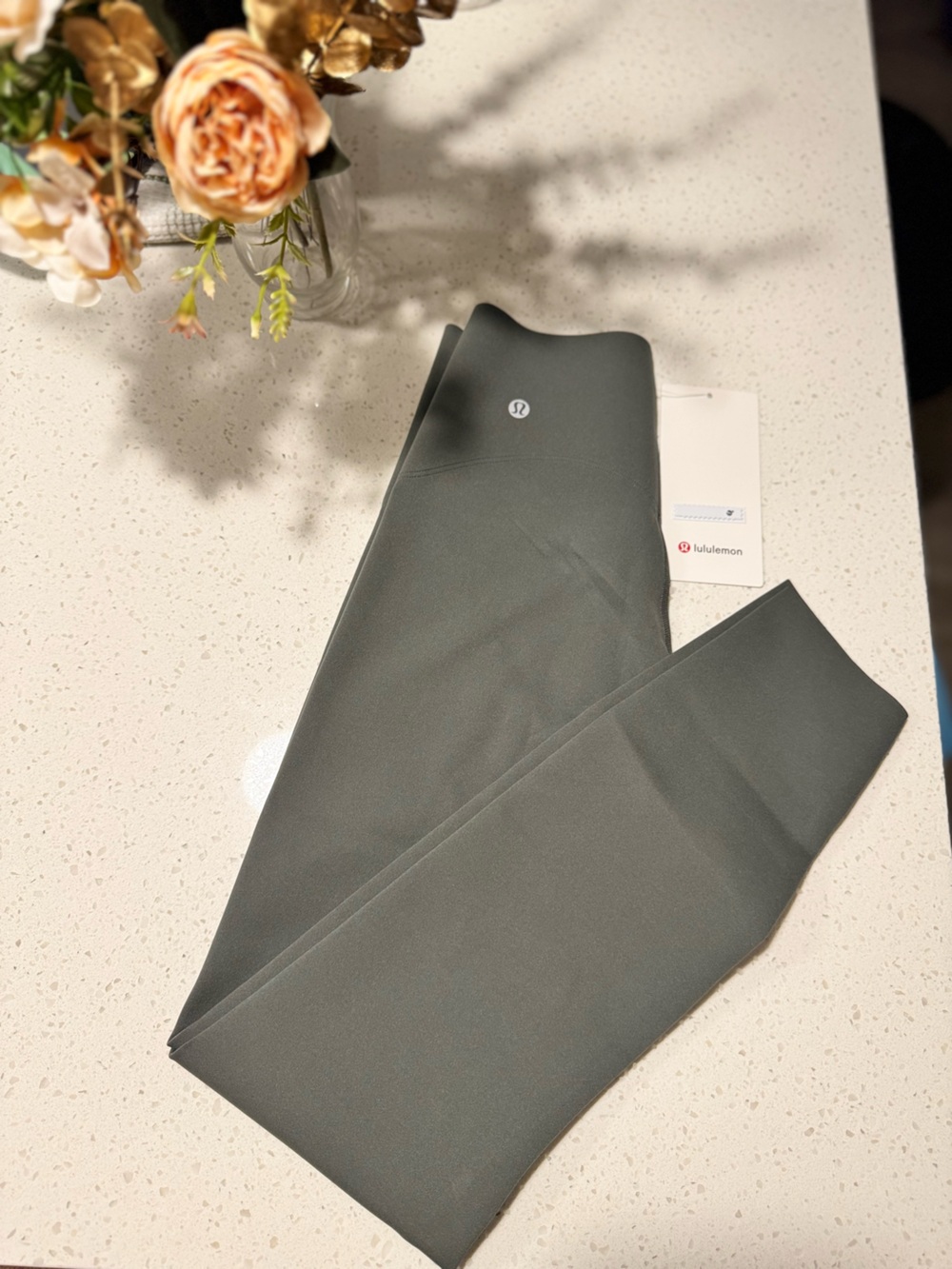 Lululemon Glow Up SHR Tight 25” Size 6